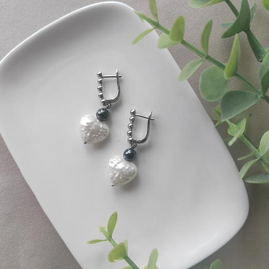 Серьги из майорки и гематита