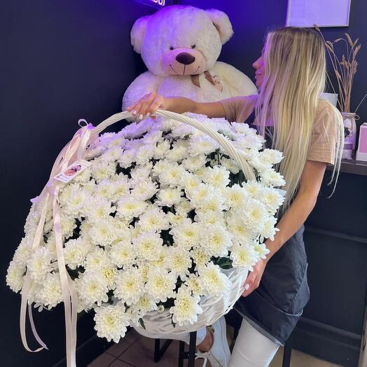 Корзина с хризантемой