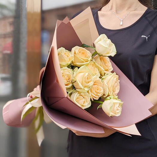 11 roses "Peach Avalange"