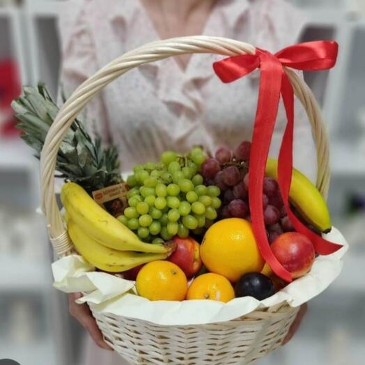Корзина с фруктами