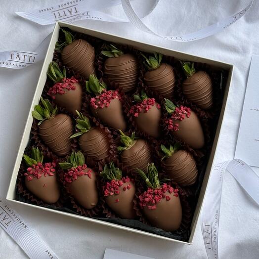 🍓 Шоколадтағы құлпынай CLASSIC (сүтті) 16 дана