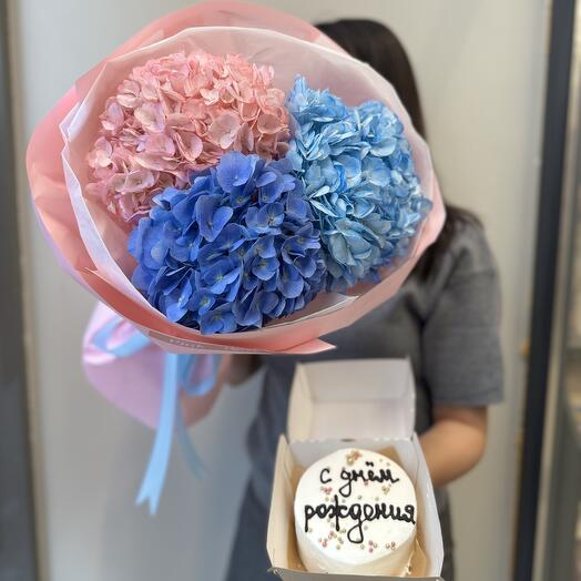 Букет из 3 пышных гортензий + бенто торт