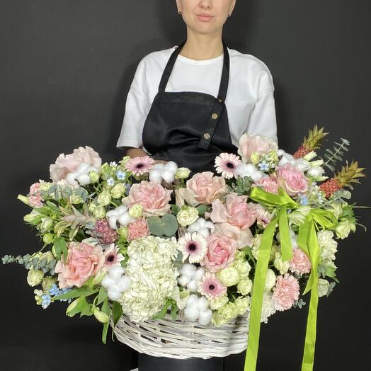 Корзина с цветами