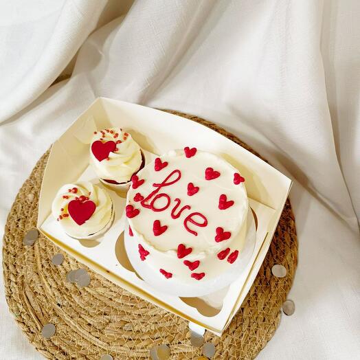 Набор бенто Макси и 2 капкейка