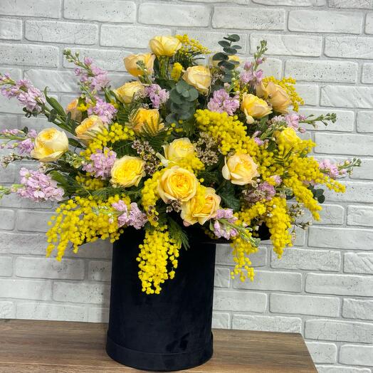 Роскошная композиция в бархатной коробке