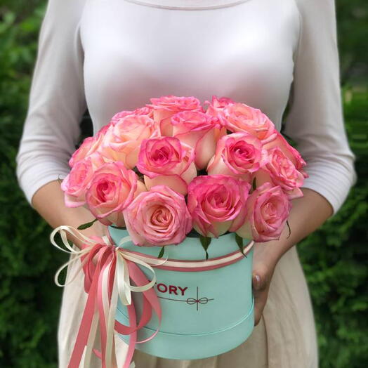 21 Roses Jumilia in a Hatbox