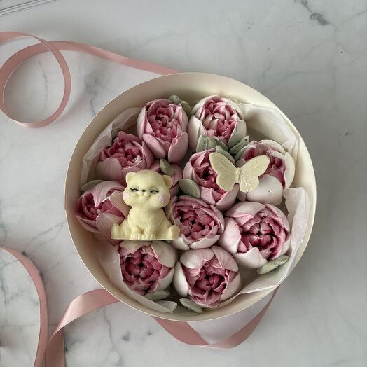 Marshmallow tulips and chocolate figurines