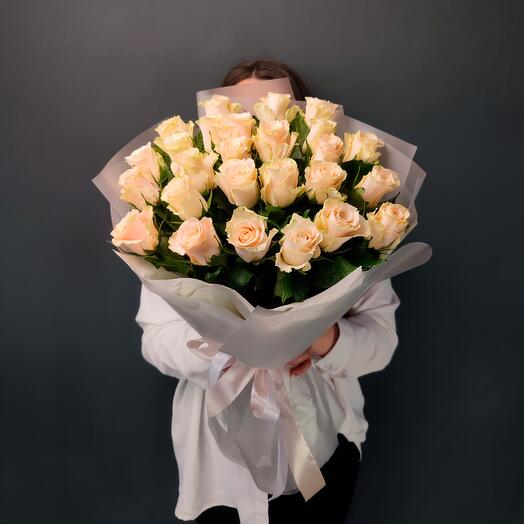 Bouquet of 25 light roses 50 cm