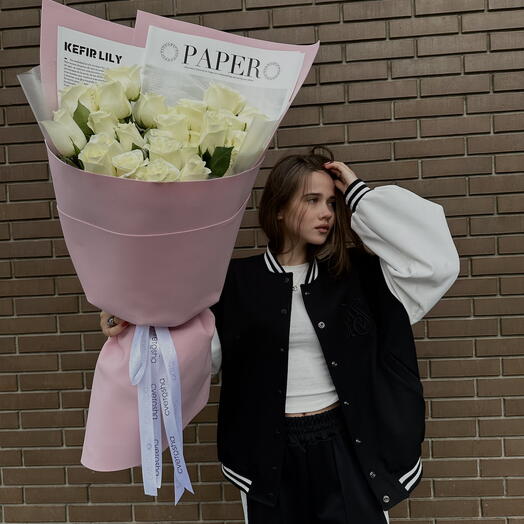 Giant bouquet of white roses 55 cm