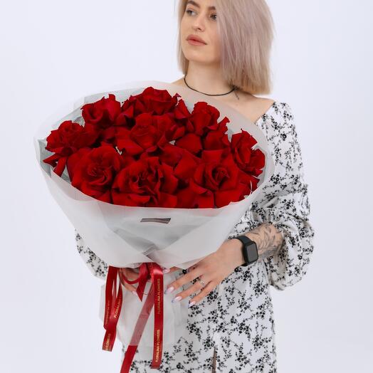 Бархатные красные розы