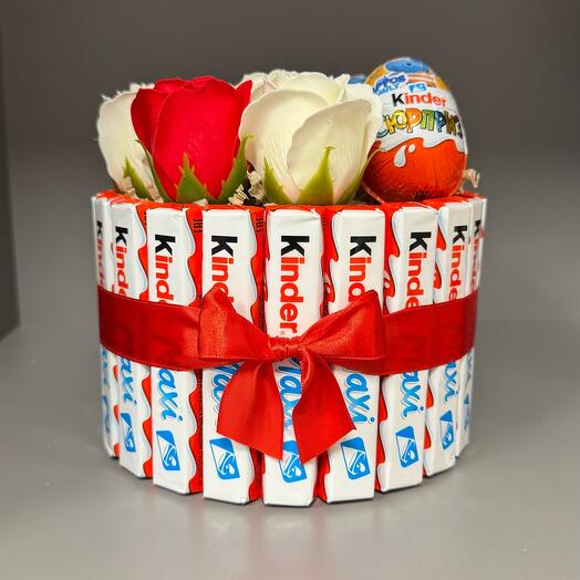 Подарочный набор из шоколад Kinder Maxi