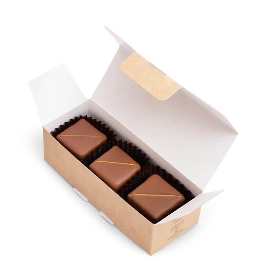 Коробка с конфетами «Аврора» 3шт, Кантата