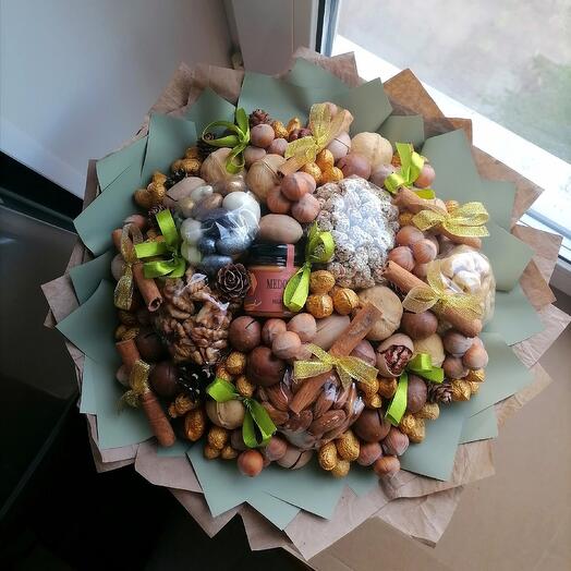 Букет из орехов "Ореховый бум"