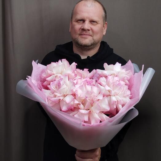 Букет из французской ароматной розы " Джумилия Нэт"
