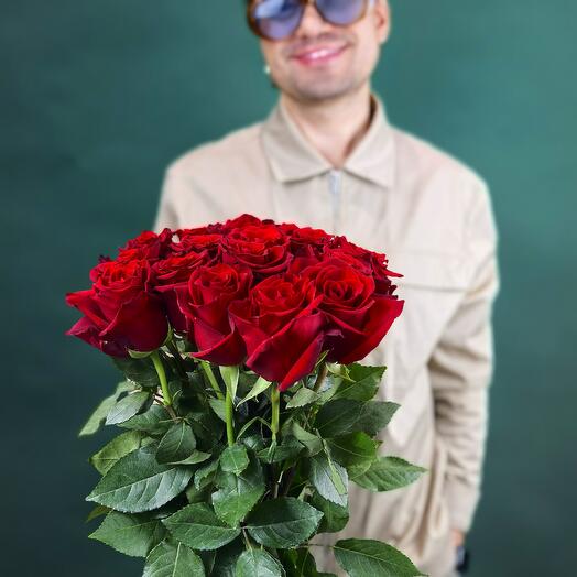 Красная роза Эксплорер Explorer 15 шт