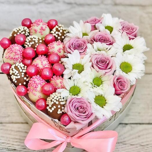 Fresas cubiertas de chocolate con corazón