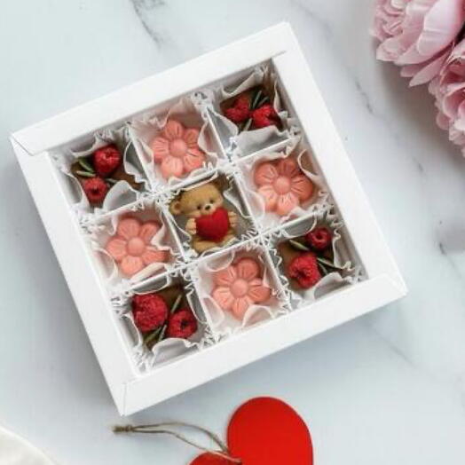 Набор шоколадных конфет с мишкой, подарок воспитателю