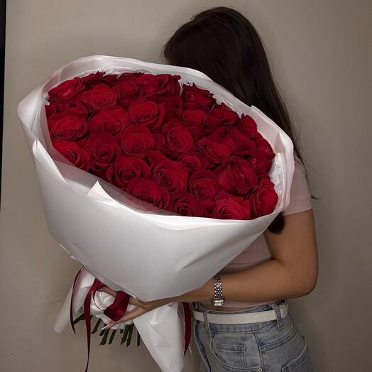 Монобукет из 37 роз 60см