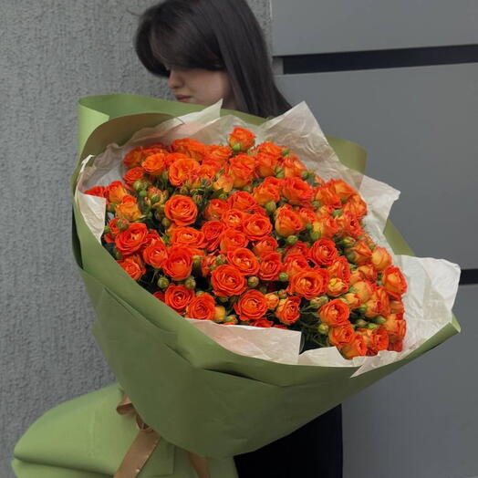Букет из 21 кустовой  розы  «Orange Dream»