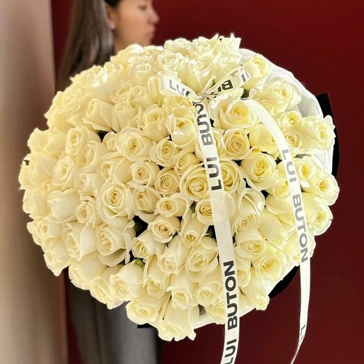 Букет "115 белых роз"