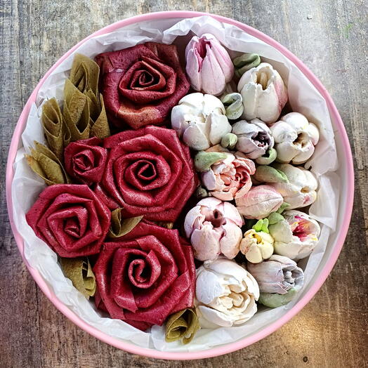 Круглая коробка с зефиром и пастилой