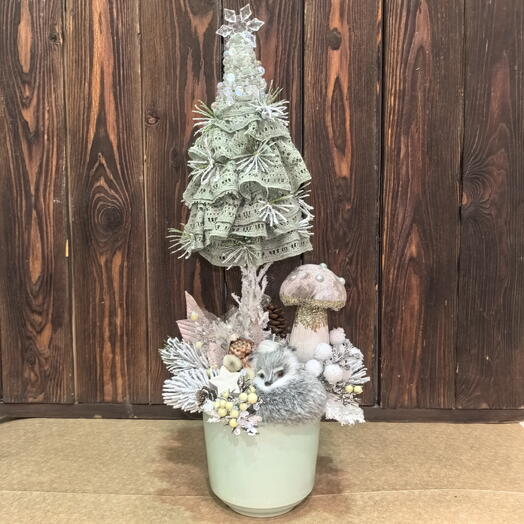 Композиция ручной работы из искусственных цветов "Лисичка и грибочек"