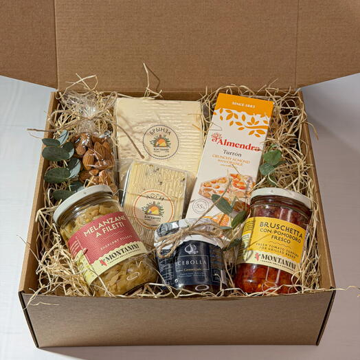 Подарочная коробка с закусками