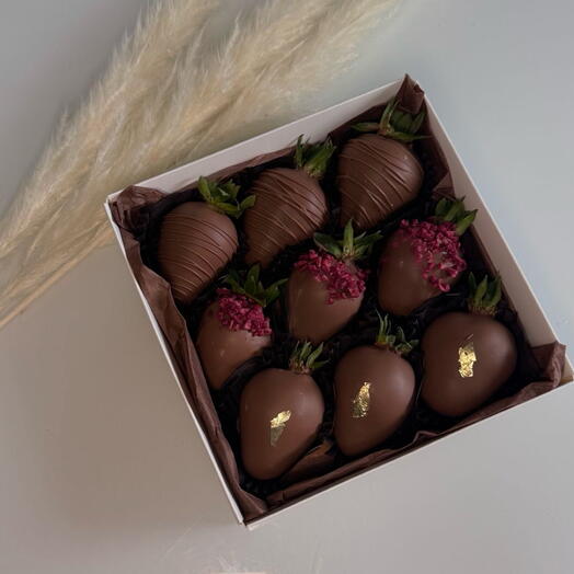 Клубника в шоколаде Callebaut 9 шт