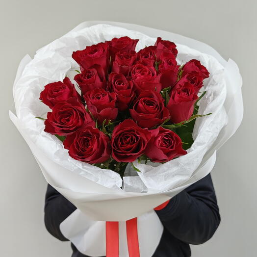 Моно букет из красных роз 19шт 💘 классика из красных роз в оформлении С776