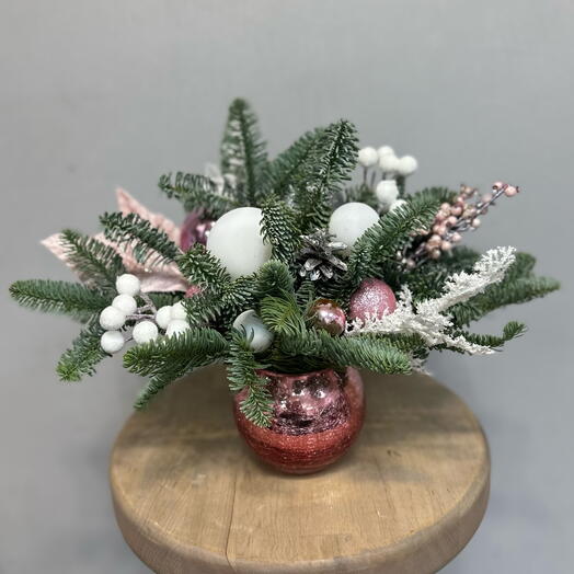 Композиция из нобилиса в розовом шаре