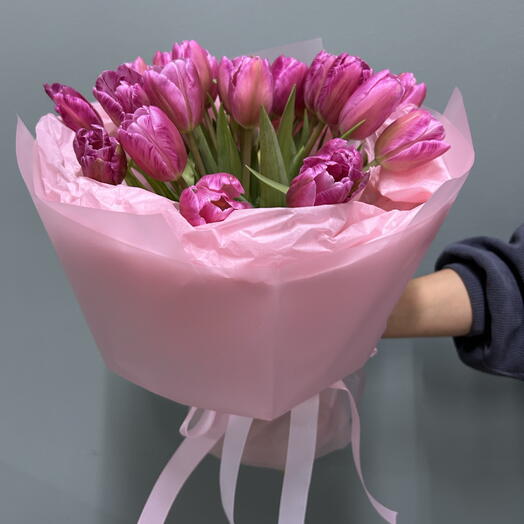 Розовые тюльпаны