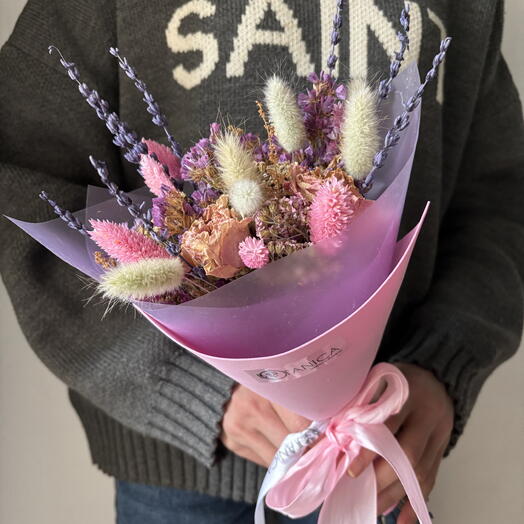 Яркий букет из сухоцветов