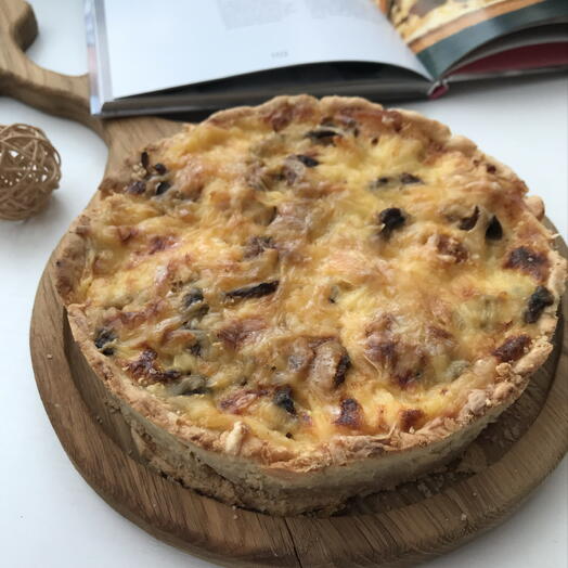 Пирог (киш) с курицей и грибами