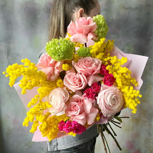 Авторский букет с мимозой