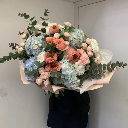 💐 Авторский букет с голубой гортензией и розой Мандарин (Е354)