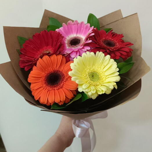 Букет с герберами Яркие краски 💐