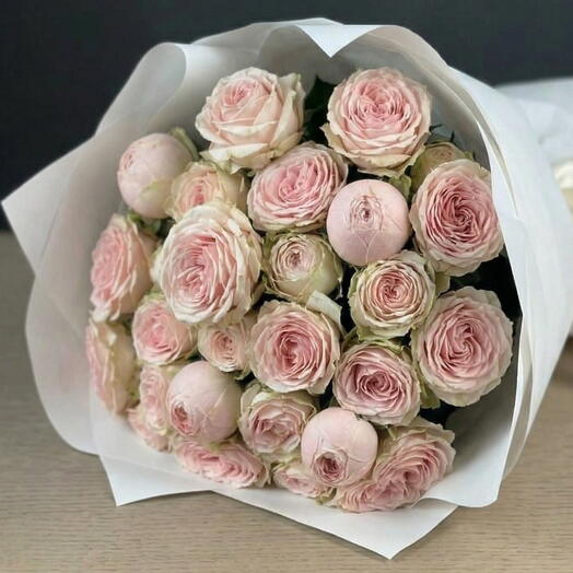 Шикарный мини букет из 19 нежных пионовидных кустовых роз 💗