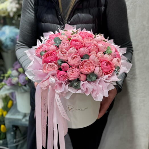 Пионы с эвкалиптом в коробке 💕