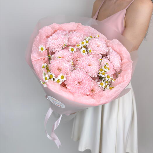 Изумительный букет из кустовой персиковой хризантемы и ромашки🌸