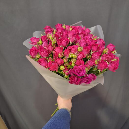 Букет из 19 кустовых роз цвета фуксия💖