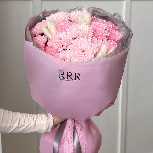 Букет из розовых хризантем и лагуруса 🌸