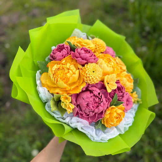 Букет пионов, георгинов, эустомы из зефира с начинкой