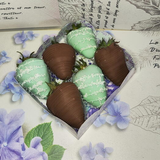 Клубника в шоколаде "Тиффани", набор клубники в шоколаде Callebaut 6 ягод