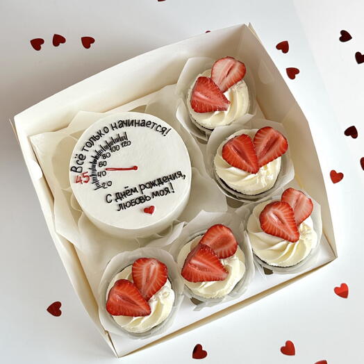 Набор на день рождение бенто + 5 капкейков с клубникой 🍓