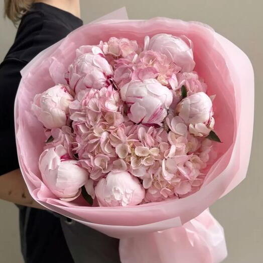 Букет из пионов и гортензии 💕