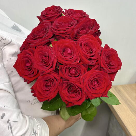 15 красных роз 😍