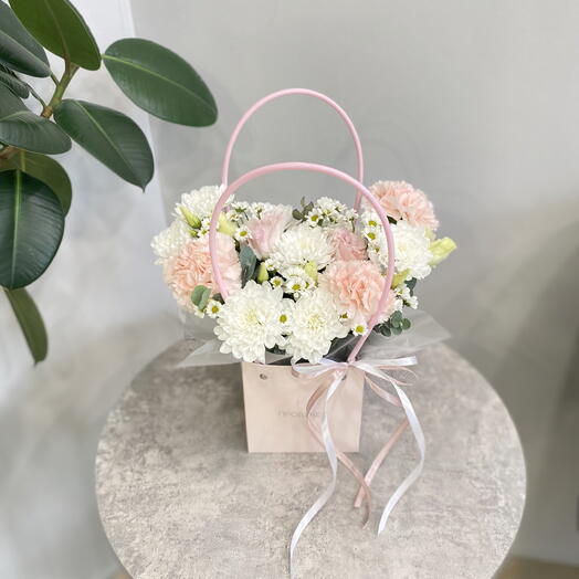 Летняя композиция в нежных оттенках 🌸