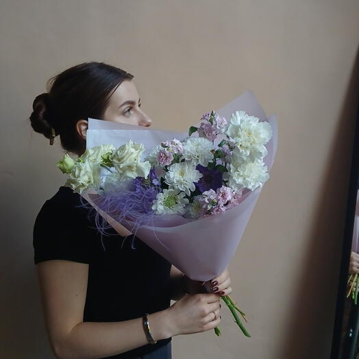 Букет с яркими акцентами