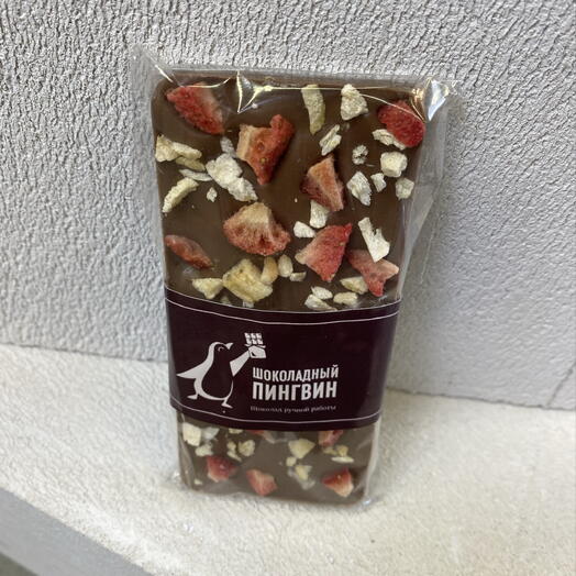 Шоколад ручной работы с киви и клубникой