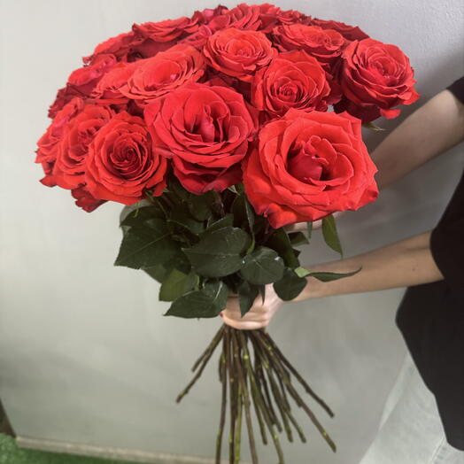 Моно букет из красных роз